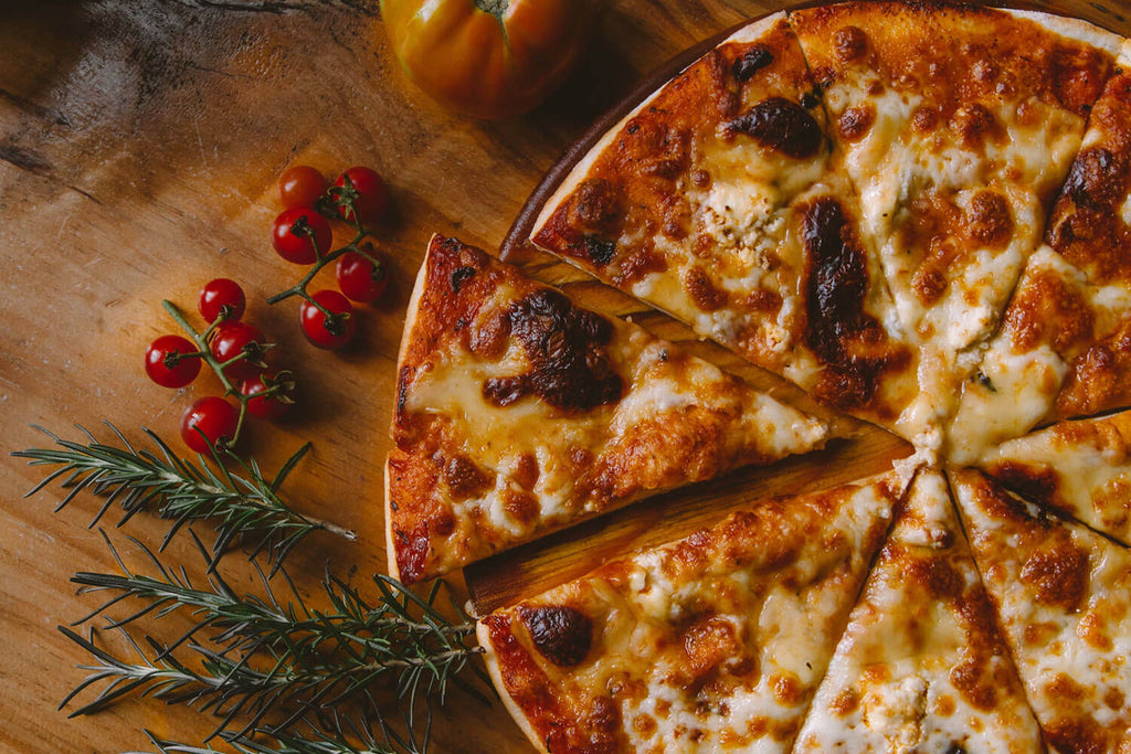 Kreieren Sie Ihre einzigartige Cheeseburger Pizza