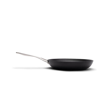 The Buccaneer Cast Iron Skillet - 28 cm / 11"