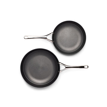 The Buccaneer Cast Iron Skillet - 24 + 28 cm / 9" + 11"